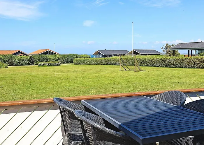 10 Person In Vinderup-by Traum